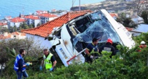 Interrogations après l'accident de car ayant tué 29 Allemands à Madère Interrogations après l'accident de car ayant tué 29 Allemands à Madère