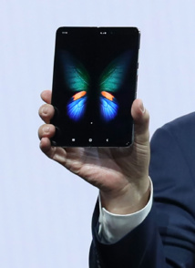 Coup dur pour Samsung, qui repousse la sortie de son smartphone pliable