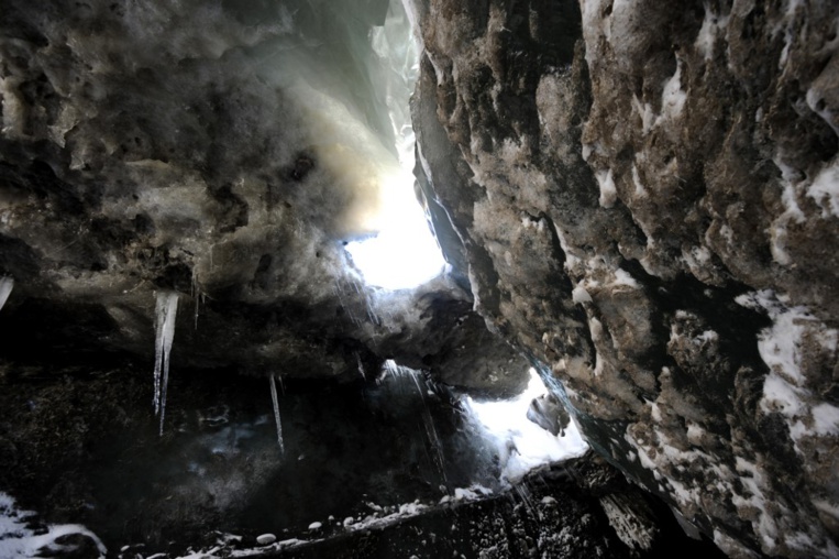 Haute-Savoie : un amas d'eau inquiétant sous le glacier de Tête Rousse