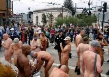 Les nudistes de San Francisco vont devoir surveiller leurs arrières