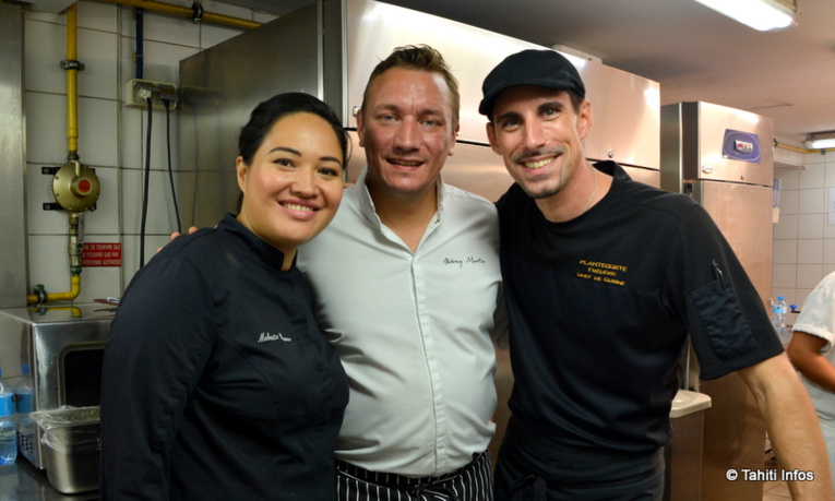 Ces trois chefs (Maheata Banner, Jérémy Martin et Frédéric Plantecoste) qui ont créé ensemble un repas gastronomique servi à une 40aine de cuisiniers locaux.