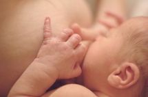 Semaine mondiale de l'allaitement maternel: 70% des mamans l'ont tenté