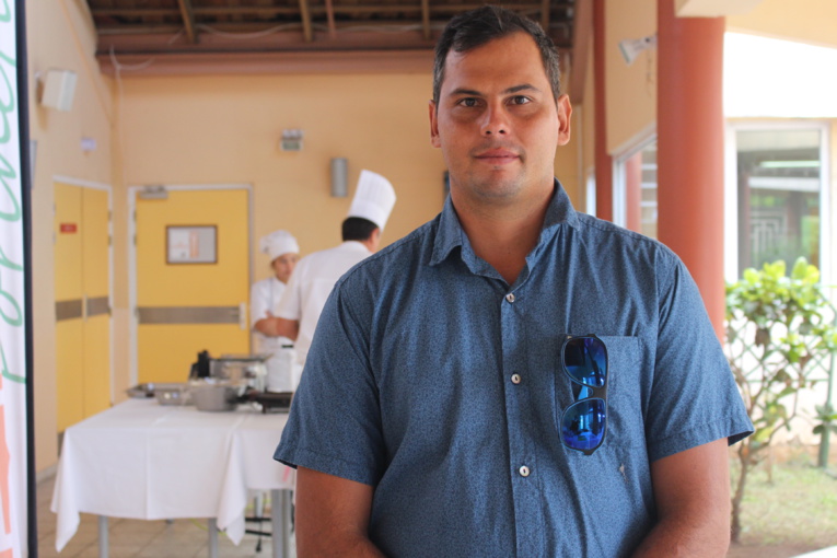 Goutte de miel Meri Rangi remporte la médaille d'or du concours de miel