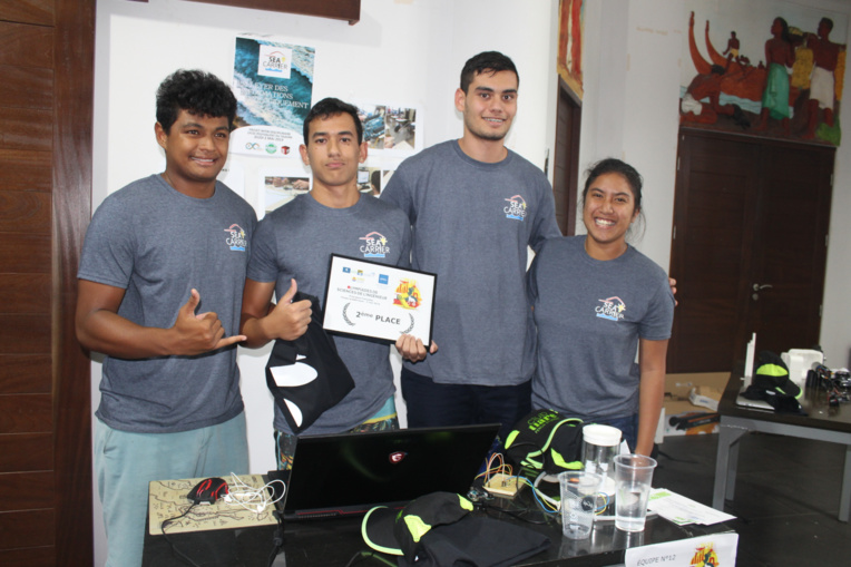 Le projet de planeur sous-marin "Sea carrier" de Tehau Brinckfieldt, d'Océane Tevaearai, de Daniel Hootini, Kawainui Miagoux. Lycée du Taaone. Le projet de planeur sous-marin "Sea carrier" de Tehau Brinckfieldt, d'Océane Tevaearai, de Daniel Hootini, Kawainui Miagoux. Lycée du Taaone.