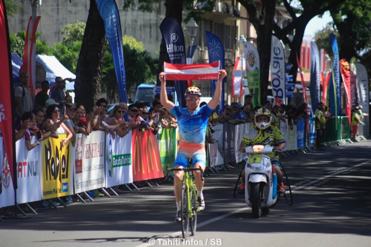 Un évènement qui rassemble le plus gros peloton cycliste de Polynésie Un évènement qui rassemble le plus gros peloton cycliste de Polynésie