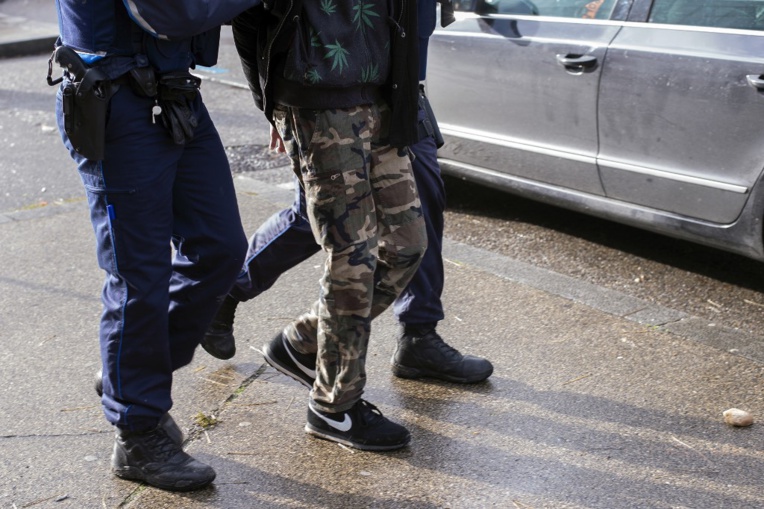 Onze tonnes de résine de cannabis saisies vendredi près de Besançon Onze tonnes de résine de cannabis saisies vendredi près de Besançon