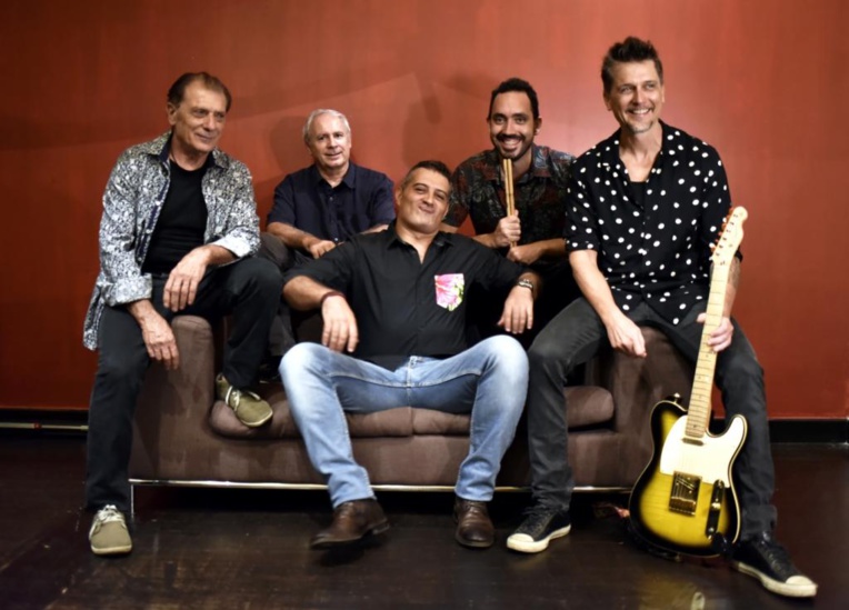 Le groupe de musique Lolita rock rend hommage à Queen Le groupe de musique Lolita rock rend hommage à Queen