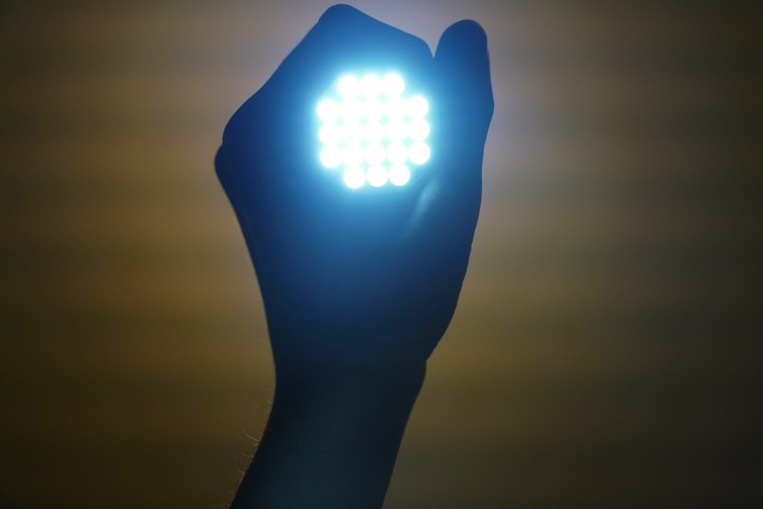 Risques pour la rétine, sommeil perturbé: attention à certains éclairages à LED