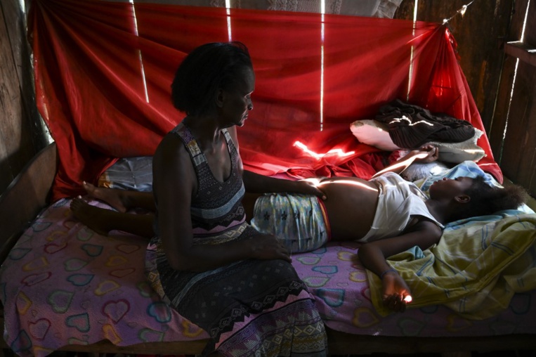 Sage-femme sur une île fluviale de Colombie sans eau ni médecin Sage-femme sur une île fluviale de Colombie sans eau ni médecin