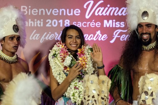 " Ce sera très court mais ça me fait plaisir de découvrir quelque chose de nouveau. Je me suis toujours demandé ce que cela fait de jouer la comédie", a expliqué Miss France 2019.