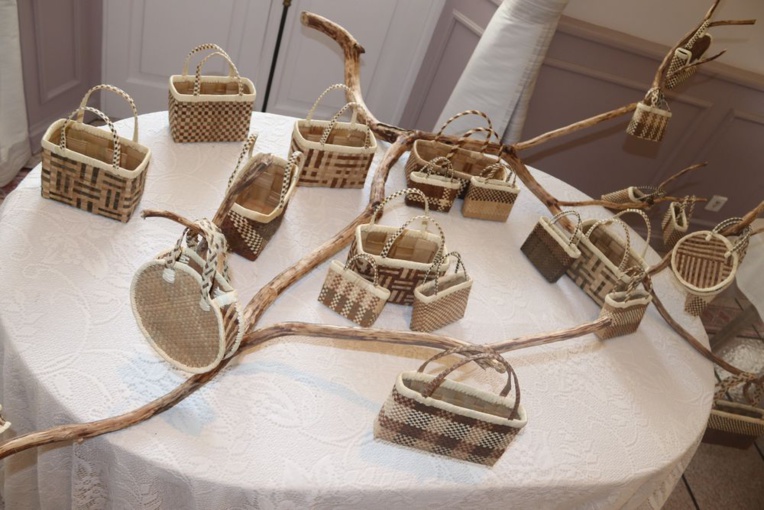 Première exposition artisanale de sculpture et tressage miniaturisés Première exposition artisanale de sculpture et tressage miniaturisés