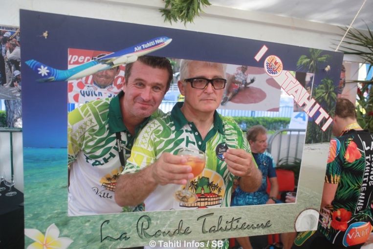 Benoit Rivals, à gauche, organisateur heureux de la Ronde Tahitienne
