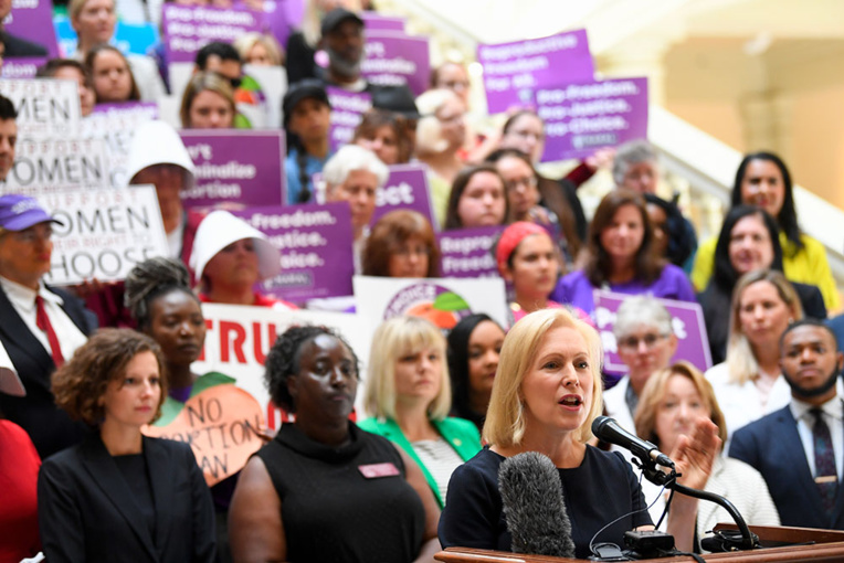 Etats-Unis: des milliers de manifestants en Alabama contre l'interdiction de l'avortement Etats-Unis: des milliers de manifestants en Alabama contre l'interdiction de l'avortement