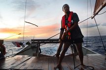 Shantell DeSilva membre d'équipage sur Hokule'a, navigatrice, avec Kalepa Baybayan et Snake Ah-Hee elle faite partie des membres Hawaiiens invités a faire la traversée jusqu'à Tahiti