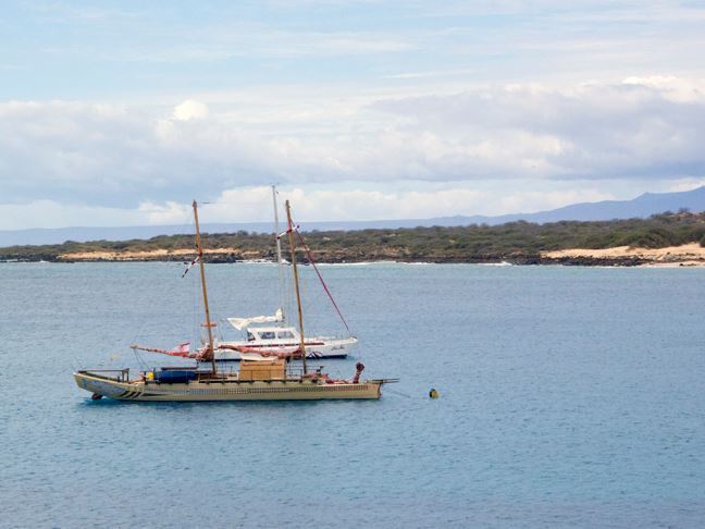 Faafaite et Noanoa dans la baie de Honokanai'a, Kahoolawe