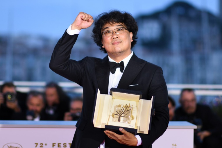 Cannes sacre Bong Joon-ho, premier Sud-Coréen à recevoir la Palme d'or Cannes sacre Bong Joon-ho, premier Sud-Coréen à recevoir la Palme d'or