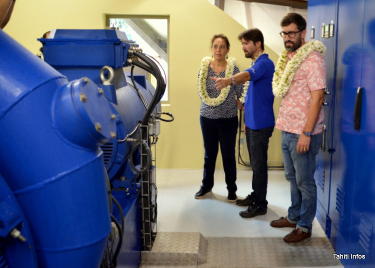 La ministre des Énergies Tea Frogier et le p-dg d'EDT Engie François-Xavier de Froment ont officiellement inauguré la centrale, qui avait été mise en marche en décembre 2018. Les curieux qui passent par la Maroto peuvent également la visiter en actionnant un interrupteur situé à l’extérieur du bâtiment. La ministre des Énergies Tea Frogier et le p-dg d'EDT Engie François-Xavier de Froment ont officiellement inauguré la centrale, qui avait été mise en marche en décembre 2018. Les curieux qui passent par la Maroto peuvent également la visiter en actionnant un interrupteur situé à l’extérieur du bâtiment.
