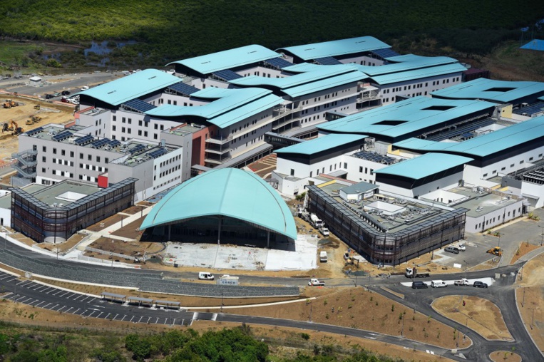 Emotion et solidarité en N-Calédonie après l'attaque d'un enfant par un requin