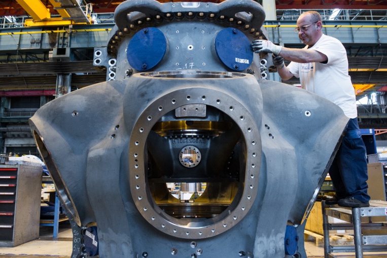 Plan social de GE: Macron et le gouvernement sous le feu des critiques