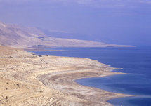 La mer Morte, menacée de disparition et victime du conflit du Proche-Orient
