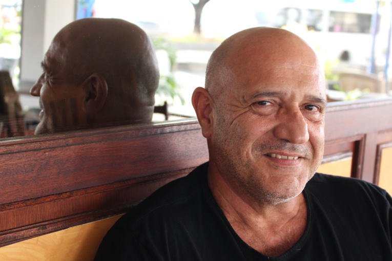 Patrice Guirao signe Le Bûcher de Moorea chez Robert Laffont Patrice Guirao signe Le Bûcher de Moorea chez Robert Laffont