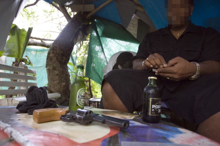En Martinique, le préfet interdit les exhibitions d'armes...factices En Martinique, le préfet interdit les exhibitions d'armes...factices