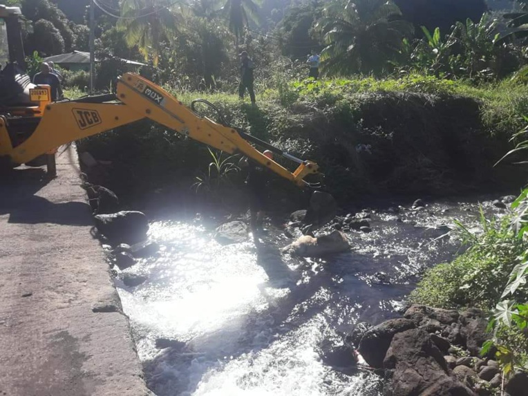 Un porc retrouvé mort dans une rivière à Papara