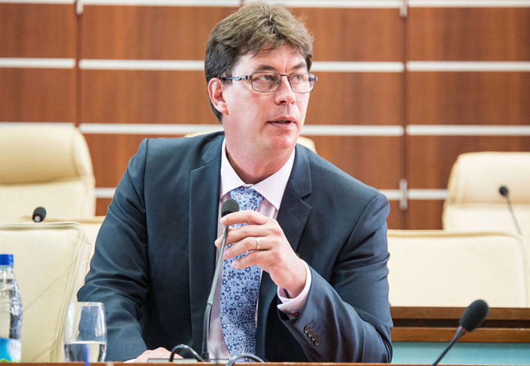 En Nouvelle-Calédonie, la présidence du gouvernement s'éloigne des indépendantistes En Nouvelle-Calédonie, la présidence du gouvernement s'éloigne des indépendantistes