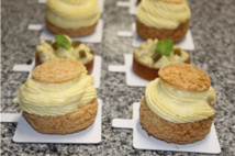 Au menu : gâteau au mojito et choux pralinés coco-ananas. Au menu : gâteau au mojito et choux pralinés coco-ananas.