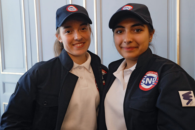 Le Service national universel, projet cher à Macron, démarre dimanche, à petite échelle Le Service national universel, projet cher à Macron, démarre dimanche, à petite échelle