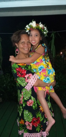 Messaouda et sa fille.