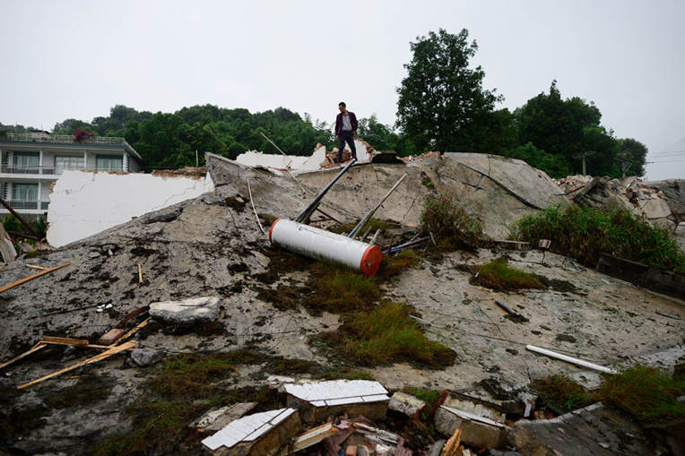 Séisme en Chine: au moins 12 morts et 134 blessés Séisme en Chine: au moins 12 morts et 134 blessés
