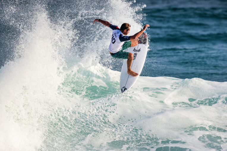 Joan Duru se qualifie comme Michel pour le round 3 © Damien Poullenot/WSL Joan Duru se qualifie comme Michel pour le round 3 © Damien Poullenot/WSL
