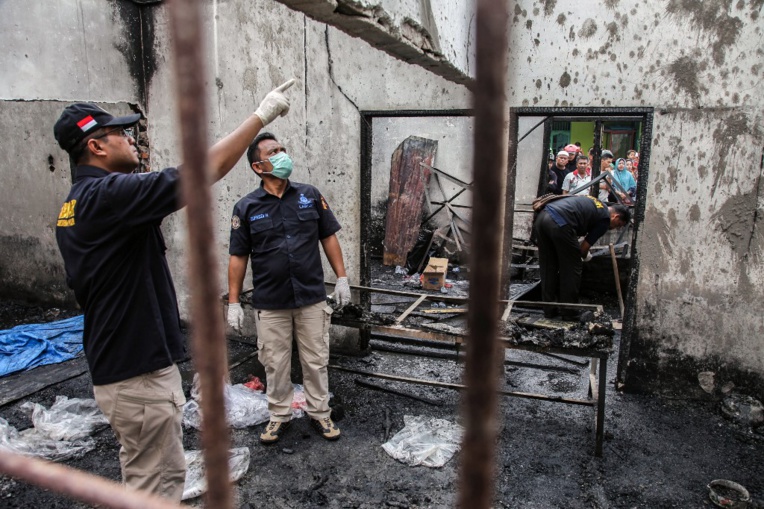 Indonésie: 30 morts dont des enfants dans l'incendie d'une fabrique d'allumettes Indonésie: 30 morts dont des enfants dans l'incendie d'une fabrique d'allumettes