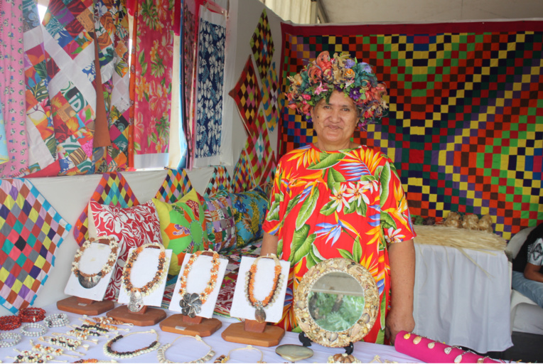 Paari Celina participe depuis 2006 au Heiva Rima’i pour vendre ses produits artisanaux. Paari Celina participe depuis 2006 au Heiva Rima’i pour vendre ses produits artisanaux.