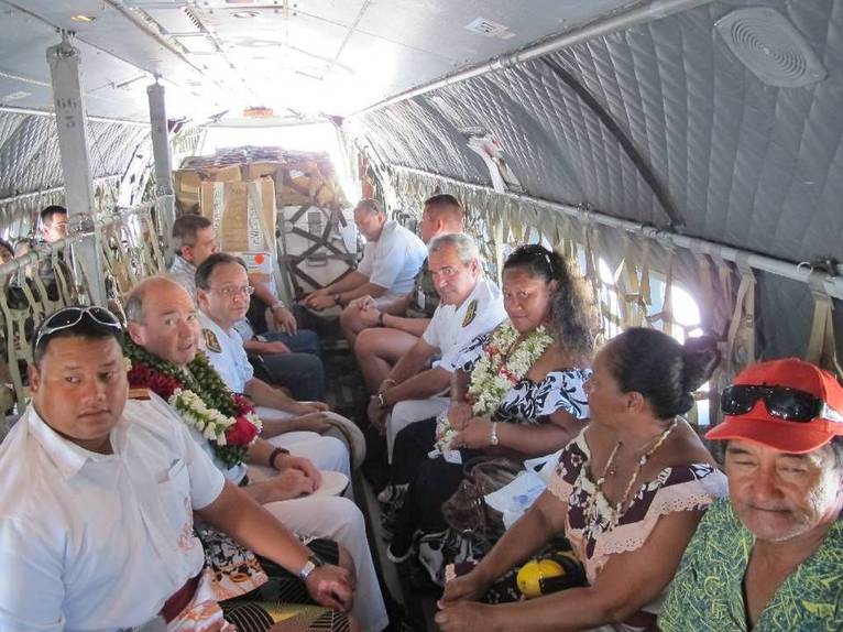 Pour la première fois une délégation d’habitants de Tureia a été invitée  à  visiter l’atoll de Moruroa