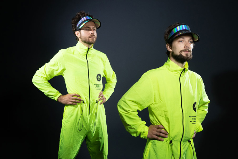 Une BD hilarante et caustique par des auteurs ne sachant pas dessiner Une BD hilarante et caustique par des auteurs ne sachant pas dessiner