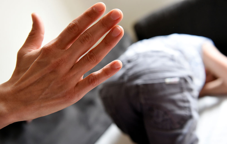 La France interdit la fessée, 40 ans après la Suède La France interdit la fessée, 40 ans après la Suède