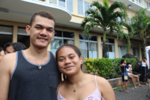 Mention Assez bien pour Emminence, venue avec son petit ami.