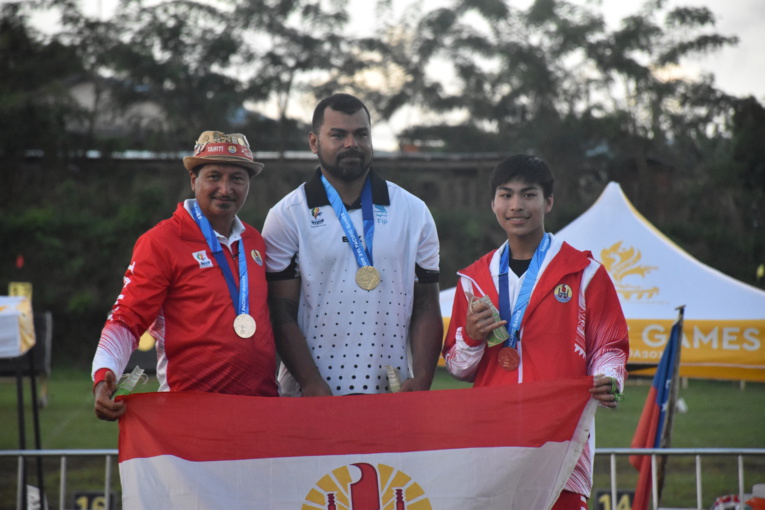 Teiva Winkelstroeter (à gauche) a décroché la médaille d'argent. Et Tsoung Lin Teng, 18 ans, a remporté une médaille de bronze pour ses premiers Jeux du Pacifique..