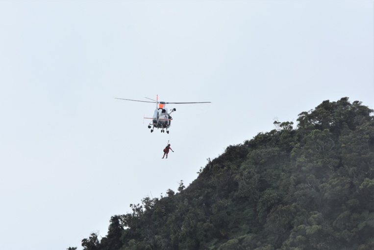 Une randonneuse danoise blessée hélitreuillée au mont Aorai Une randonneuse danoise blessée hélitreuillée au mont Aorai