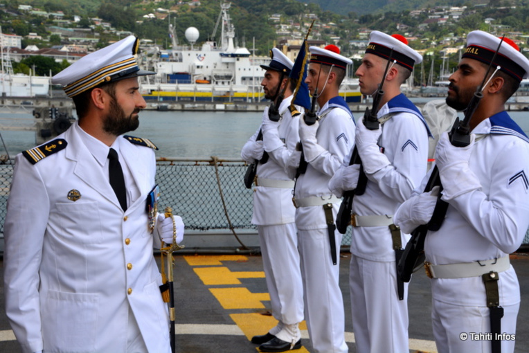 Le capitaine de Frégate François-Xavier Madec a rencontré son nouvel équipage Le capitaine de Frégate François-Xavier Madec a rencontré son nouvel équipage