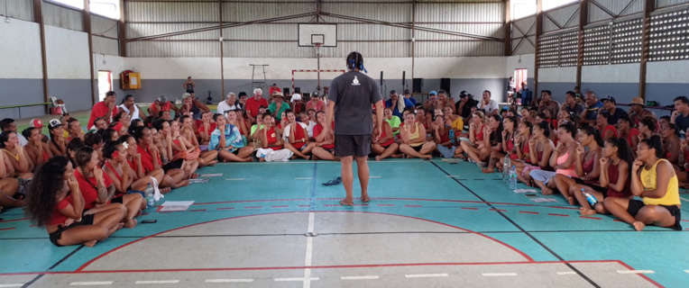 Teva i Tai nous fait voyager
vers les étoiles Teva i Tai nous fait voyager
vers les étoiles