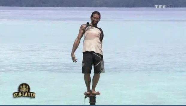 Déstabilisé, Teheiura perd l'équilibre