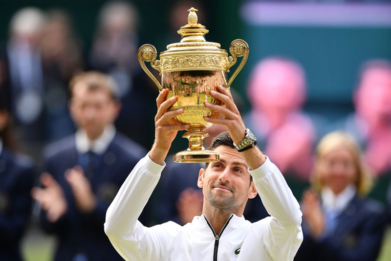 Wimbledon: Djokovic sacré au bout d'un match de légende Wimbledon: Djokovic sacré au bout d'un match de légende