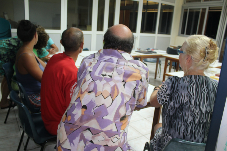 L'association des Alcooliques Anonymes se réunit tous les mercredis de 18h30 à 19h30. L'association des Alcooliques Anonymes se réunit tous les mercredis de 18h30 à 19h30.