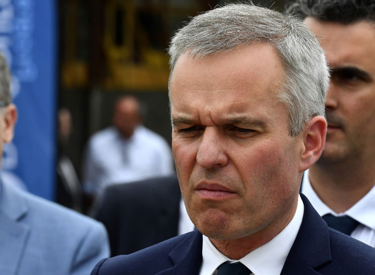 Pris dans la tourmente, Rugy démissionne et dénonce un "lynchage" Pris dans la tourmente, Rugy démissionne et dénonce un "lynchage"