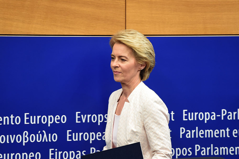 UE: l'Allemande von der Leyen, élue de justesse première femme à la tête de la Commission UE: l'Allemande von der Leyen, élue de justesse première femme à la tête de la Commission