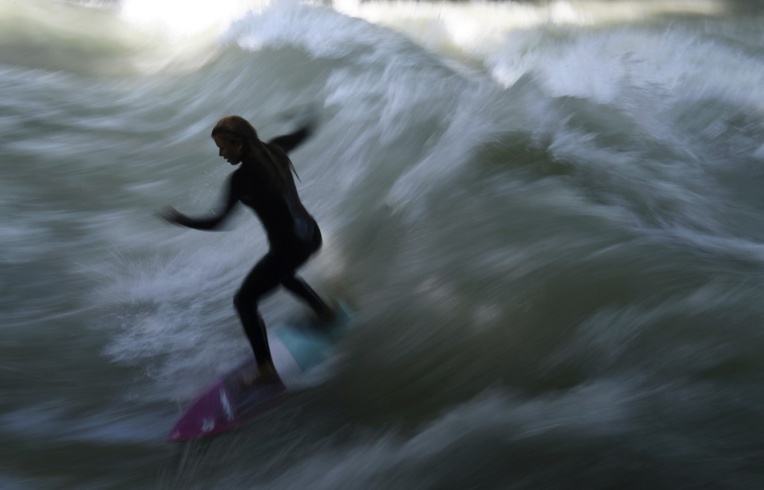 En Loire-Atlantique, un projet de surf park près de l'océan fait polémique En Loire-Atlantique, un projet de surf park près de l'océan fait polémique