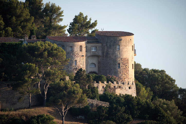Macron débute ses vacances au fort de Brégançon Macron débute ses vacances au fort de Brégançon